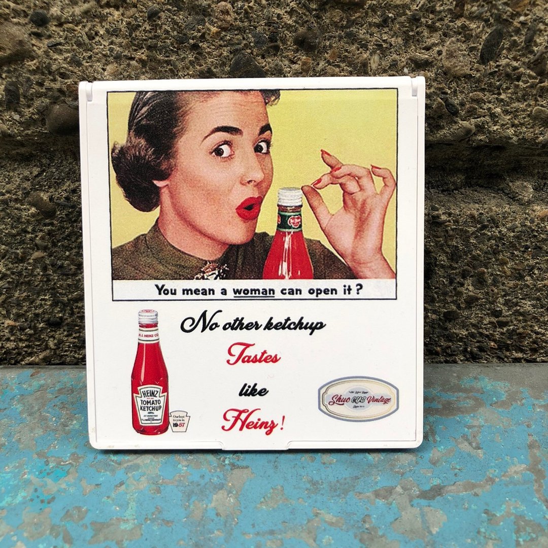 番茄酱款式 随身镜 - 彩妆刷具/镜子/梳子 - 塑料 