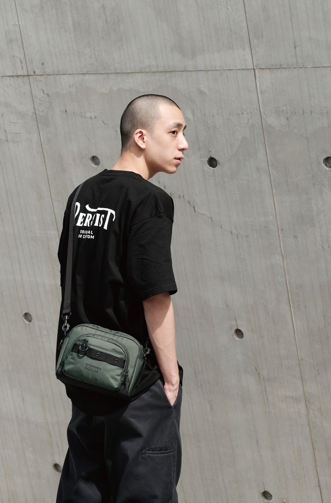 防水 Brave Shoulder Pouch Bag 随身小包 侧背包 随身小包 - 侧背包/斜挎包 - 防水材质 卡其色