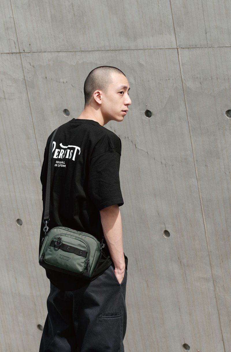 防水 Brave Shoulder Pouch Bag 随身小包 侧背包 随身小包 - 侧背包/斜挎包 - 防水材质 卡其色