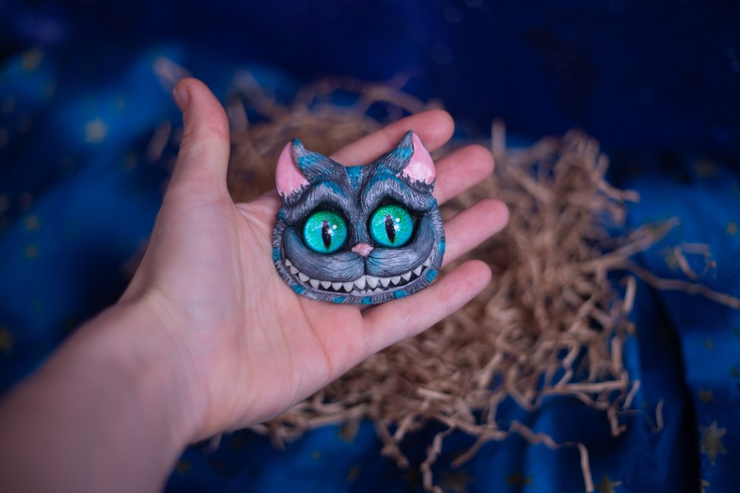 Art Brooch Cheshire Cat Head Decor Pin - 胸针 - 其他材质 灰色