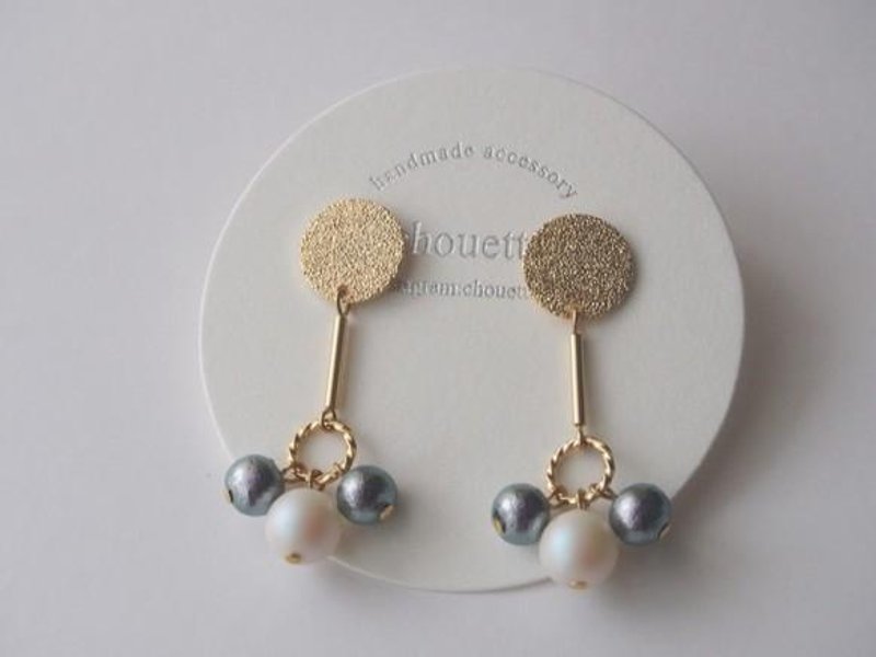【14kgf】 Gold Plated Cotton Pearl Earrings - 耳环/耳夹 - 其他金属 