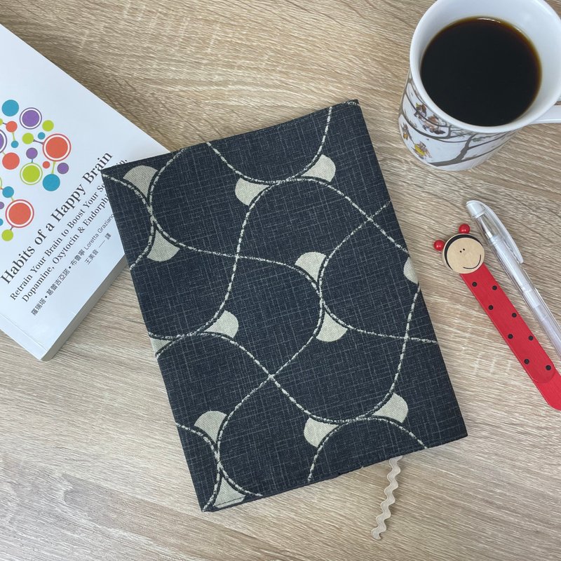 抛物抛物 手作布书衣 布书套 A5/25K 可调式书衣 - 书衣/书套 - 棉．麻 多色