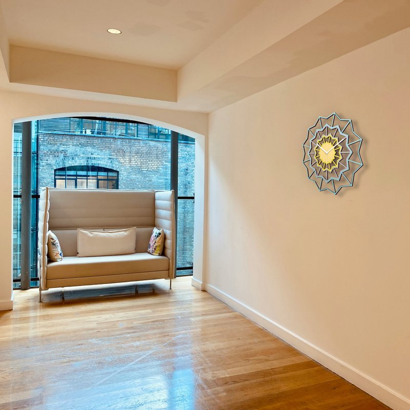 Chevron Nordic - 蓝色和黄色色调的几何挂钟 - 时钟/闹钟 - 木头 蓝色