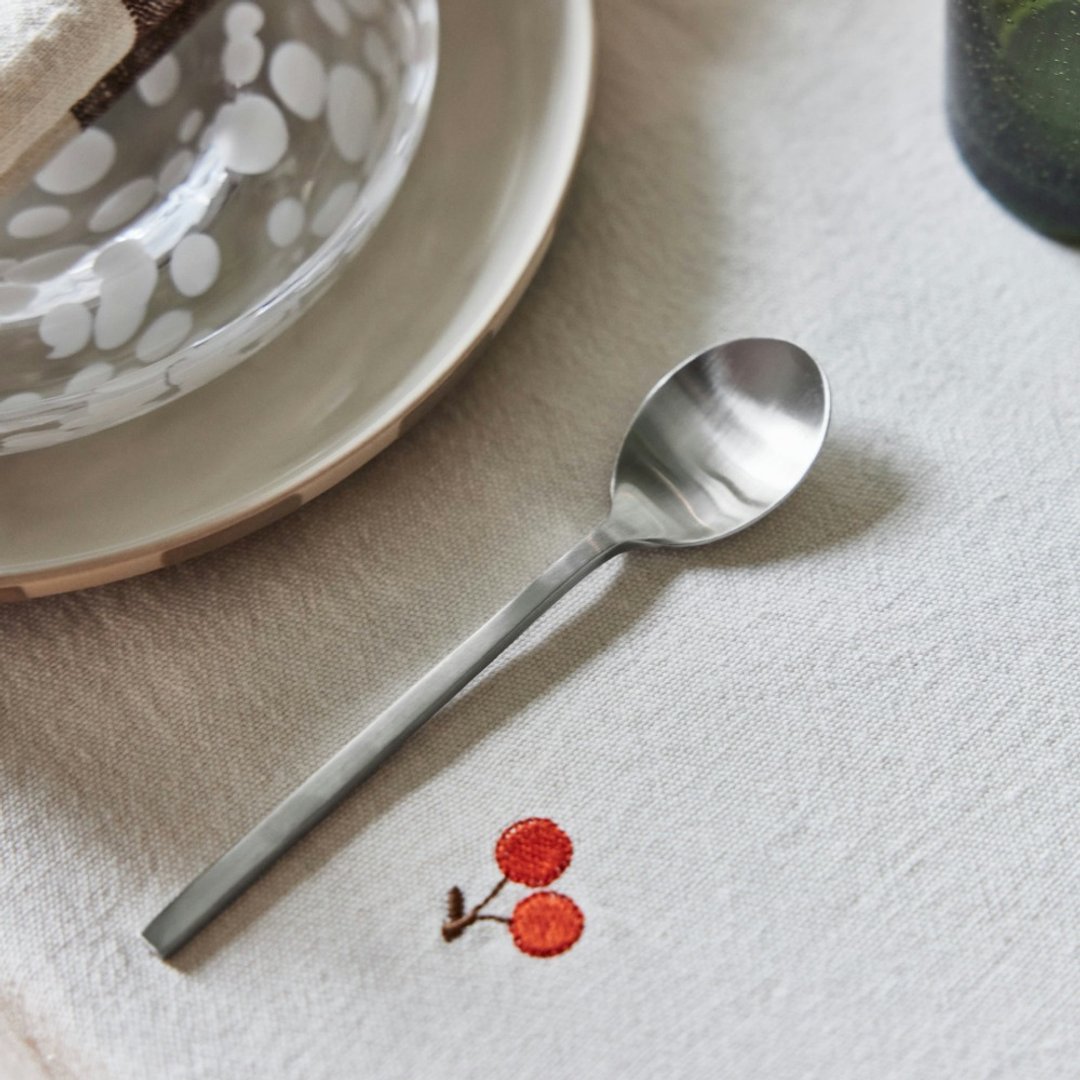 OYOY Yuka 不锈钢餐具 - 餐刀/餐叉/汤匙/茶匙(4入) - 餐刀/叉/匙组合 - 不锈钢 