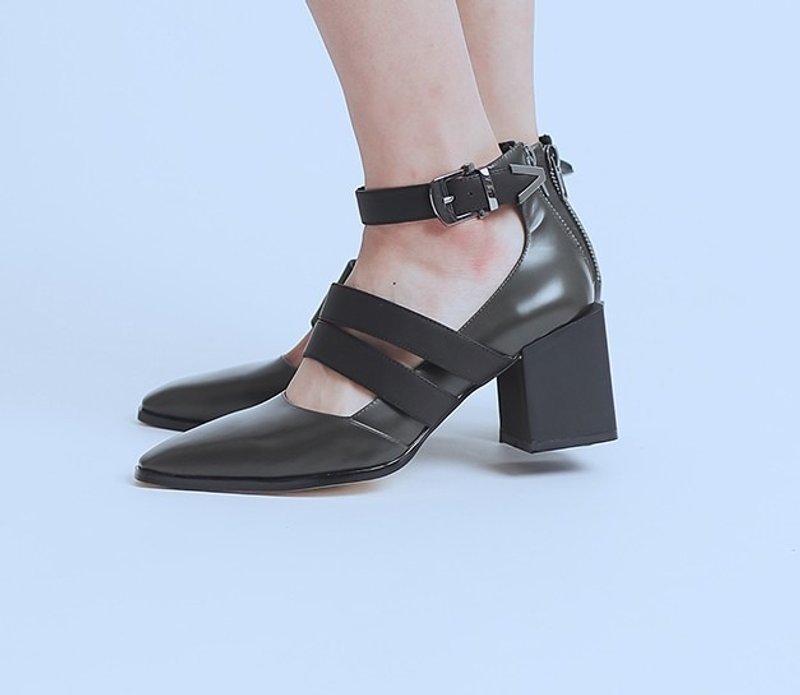 率性粗带 扣饰真皮粗高跟鞋 灰黑 - 高跟鞋 - 真皮 黑色