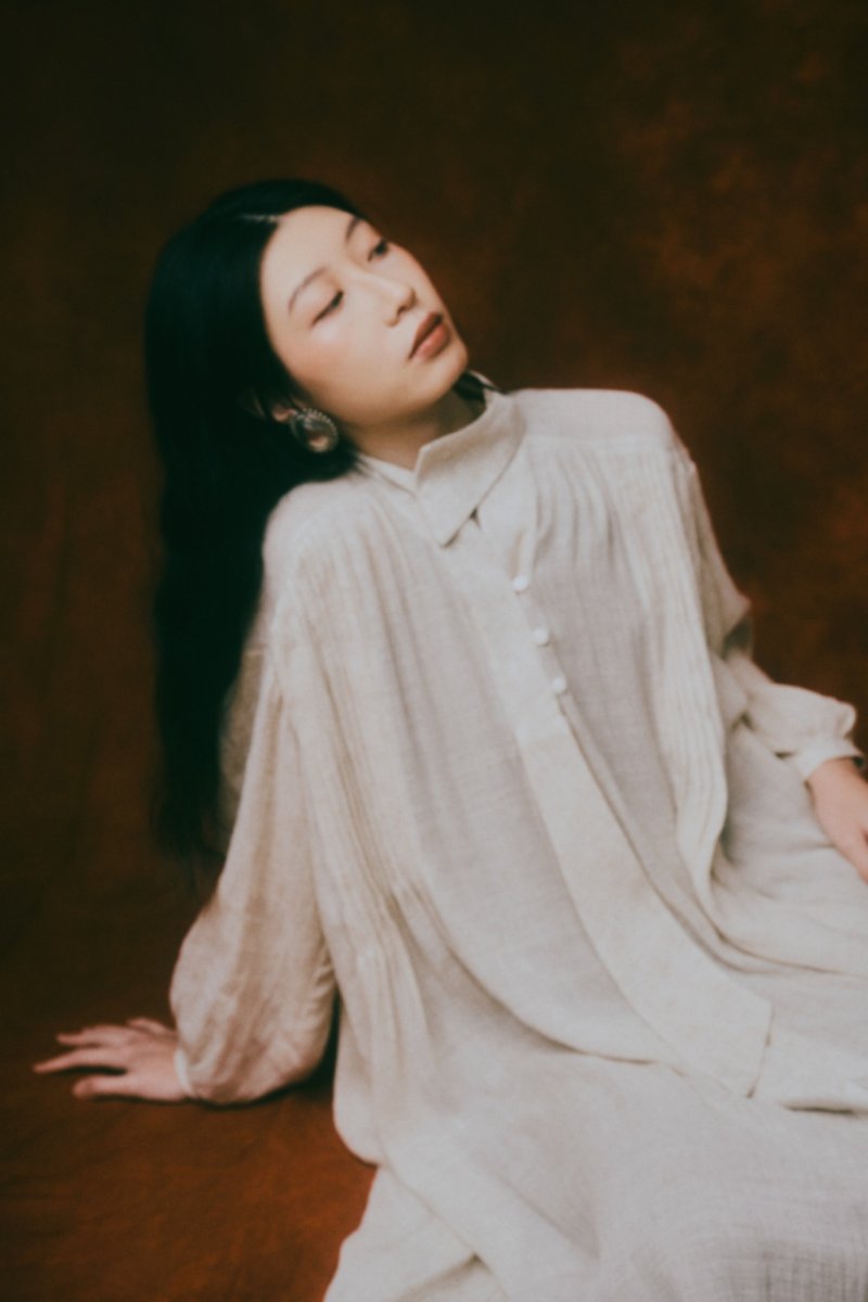 布雾女君细褶领带麻纱洋装 - 洋装/连衣裙 - 棉．麻 