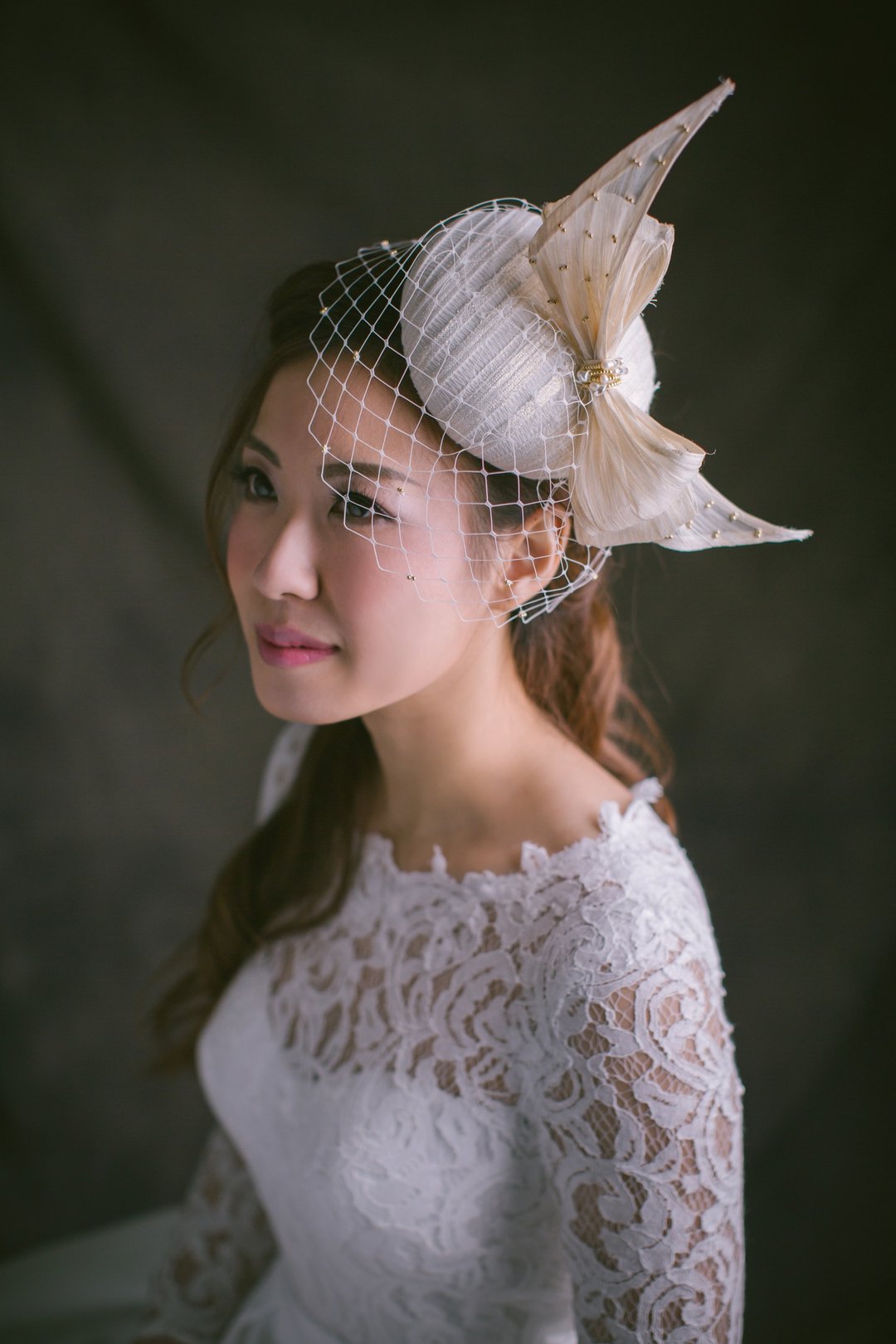 《Being of Love》立体蝴蝶结英式新娘礼帽 ／西式婚礼手工制头饰结婚髪饰 - 帽子 - 其他材质 白色