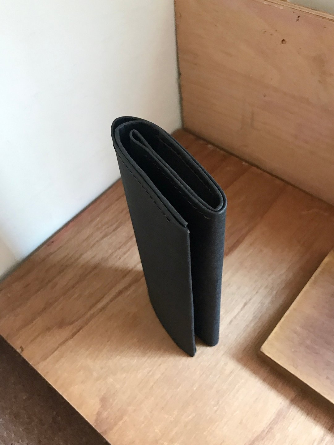 - 水洗拉链中钱夹 /褚黑-*素食纸皮革-新品 - 皮夹/钱包 - 纸 黑色