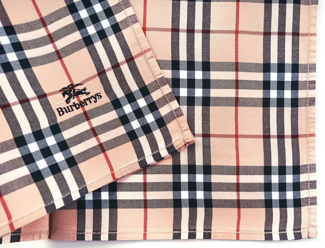 Burberry 古董手帕 粉红口袋巾 18 x 17 英寸 - 手帕/方巾 - 棉．麻 卡其色