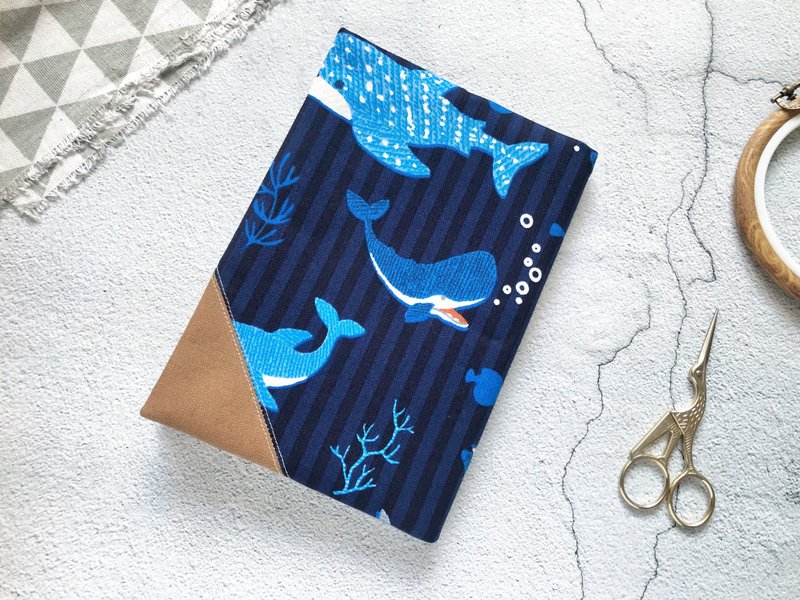 手作布书衣。可调式书衣。鲸鲨 - 书衣/书套 - 棉．麻 蓝色
