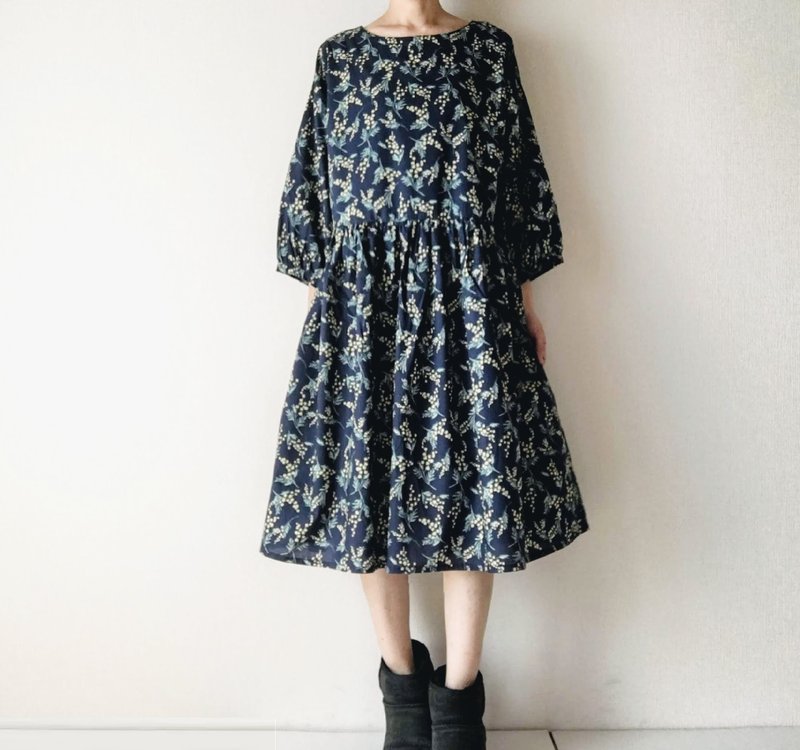 mimosa　 flowers　 dress - 洋装/连衣裙 - 棉．麻 黑色