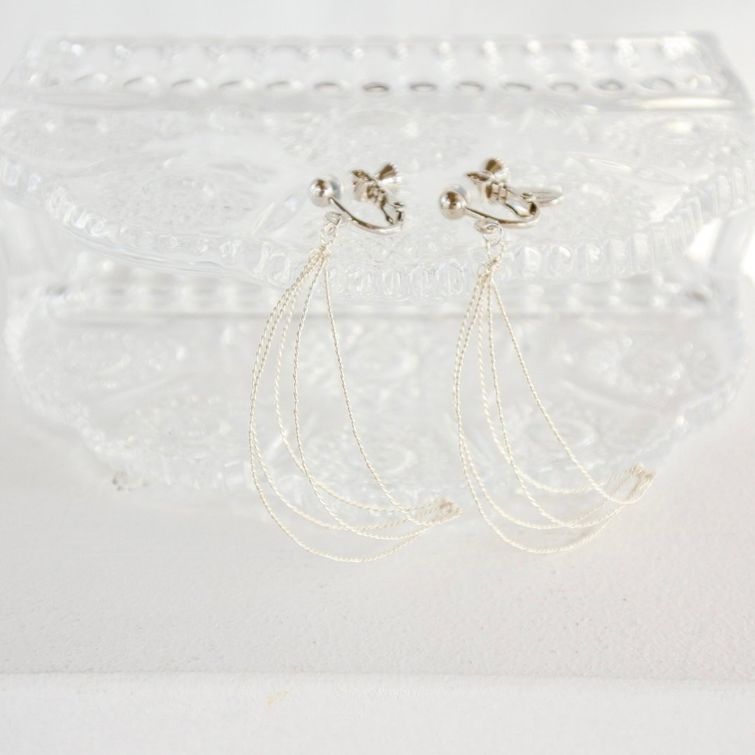 Asanagi - Silver wire accessory - 耳环/耳夹 - 其他金属 银色