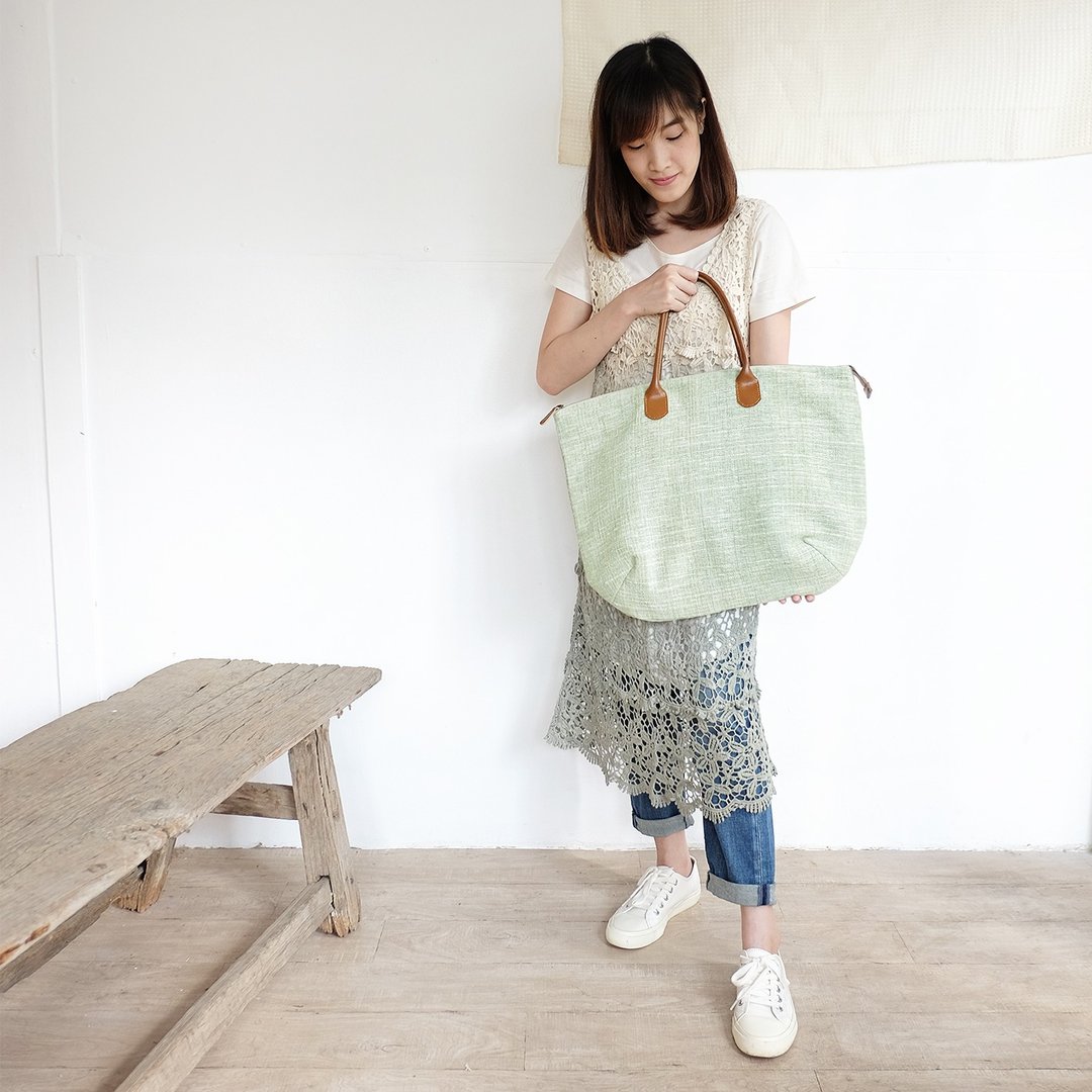 Oversize Sweet Journey Bags Handwoven and Botanical Dyed Cotton Green Color - 手提包/手提袋 - 棉 绿色
