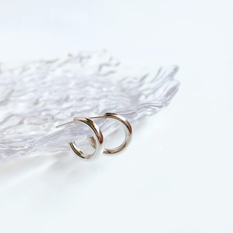 纯银俐落圆圈耳环(纯银or黄铜) - 耳环/耳夹 - 纯银 银色