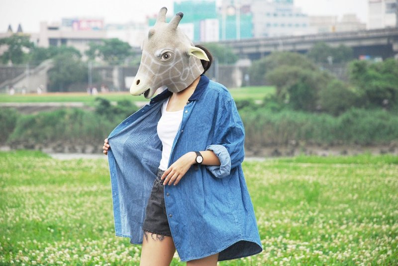 {:::Giraffe 长颈鹿人:::}_拼接胸前打折古着牛仔衬衫 - 女装衬衫 - 棉．麻 蓝色