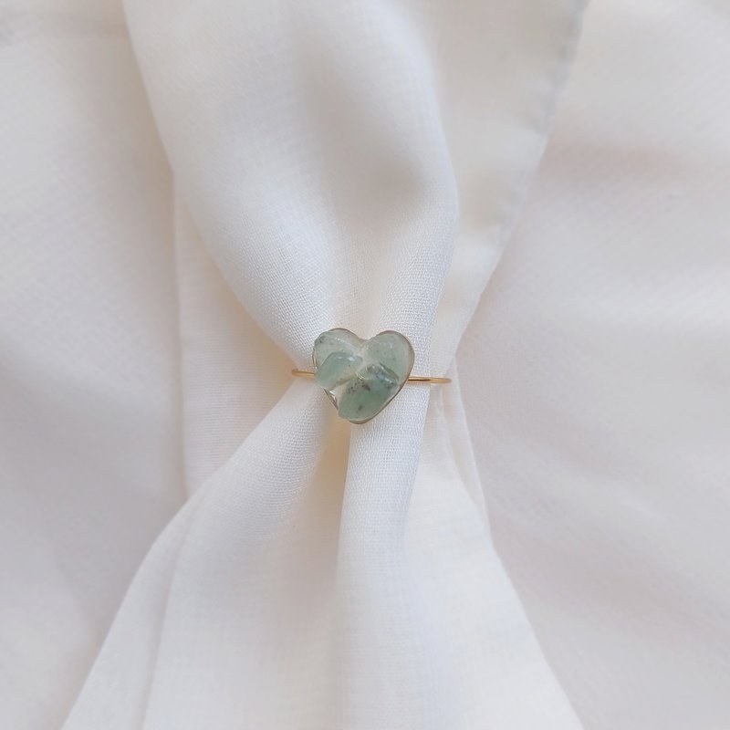 petit heart ring Natural stone heart ring NO.03 (green aventurine free size) - 戒指 - 石头 绿色