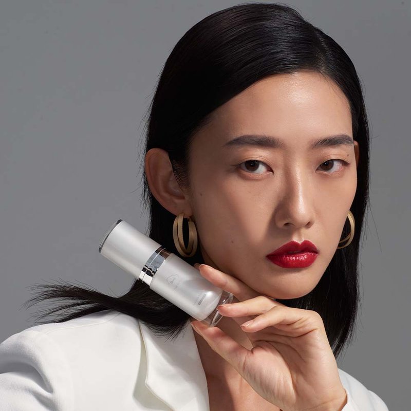 【柔云私密美白精华】GINI The Cloud Whitening Essence(精装版) - 精华液/安瓶 - 其他材质 银色