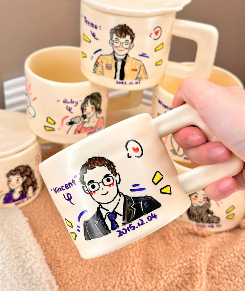 【客製化禮物】手繪Q版人像 馬克杯 情侶對杯 盤子套裝 生日禮物 - 咖啡杯/马克杯 - 陶 
