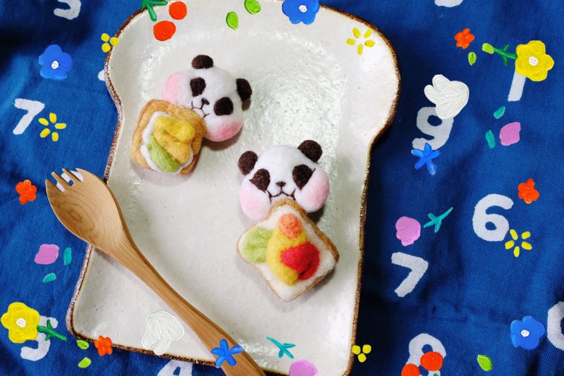 贪吃小熊猫吐司胸针 - 胸针 - 羊毛 多色