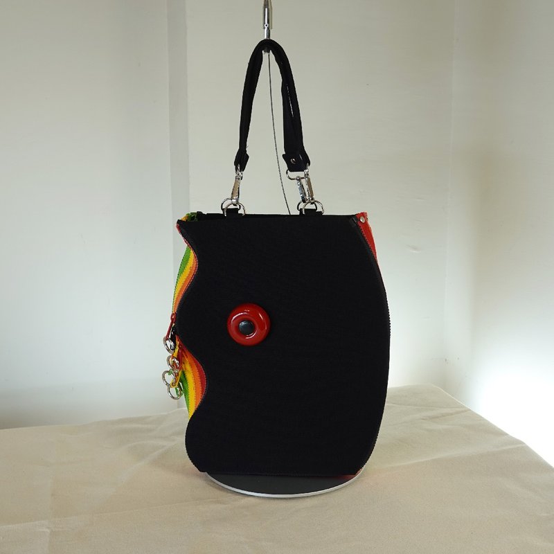 黑色帆布红眼手提包。可爱的波浪外观  像是摇晃的手提包。 - 手提包/手提袋 - 棉．麻 多色