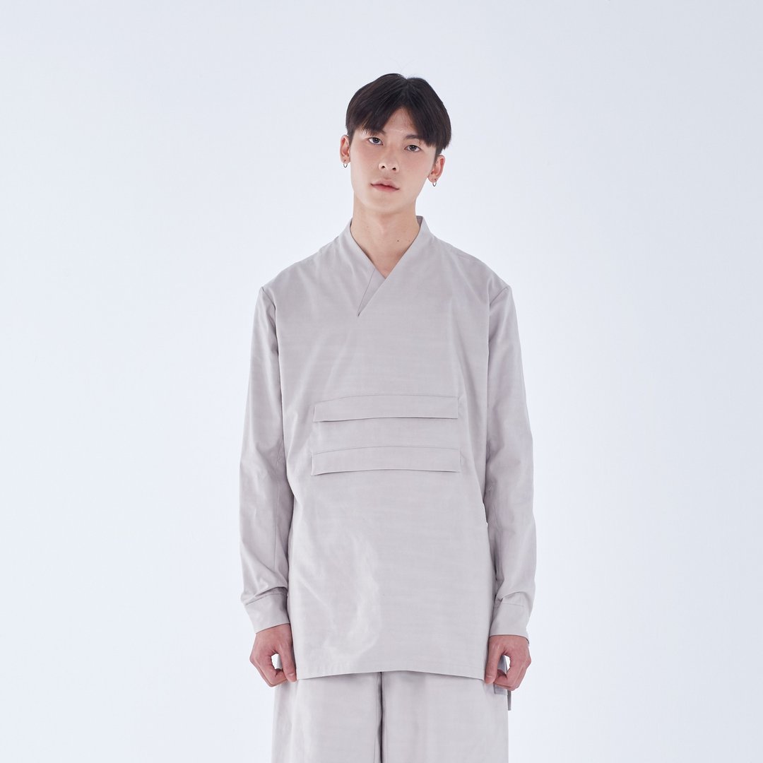 TRAN - Y领双袋盖长衫 - 男装衬衫 - 其他材质 卡其色