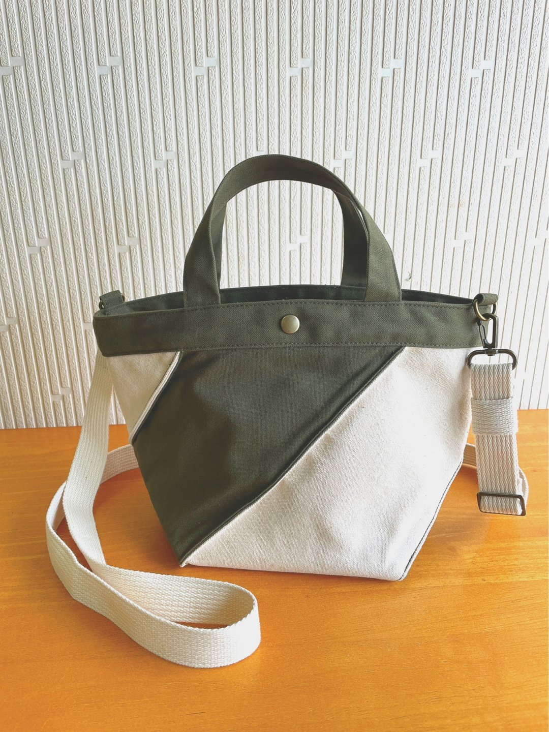 Kurashiki Canvas Twisted Boat Shaped Tote Bag Shoulder Bag Handbag 2way Boat Shaped Lightweight Tote Khaki x Kinari - 手提包/手提袋 - 棉 卡其色