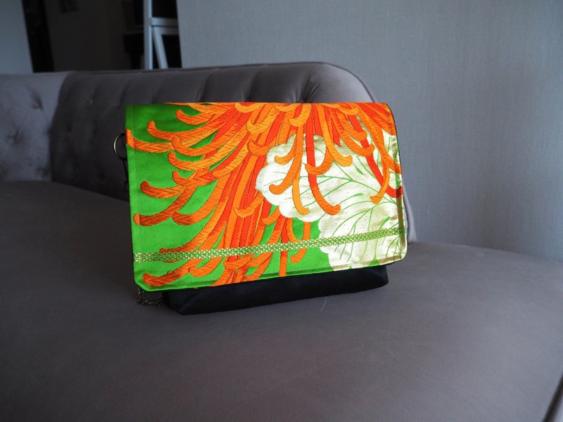 【日本制・手工】和服腰带 × 肩背包 手拿包 和服再制 和风现 - 侧背包/斜挎包 - 丝．绢 绿色