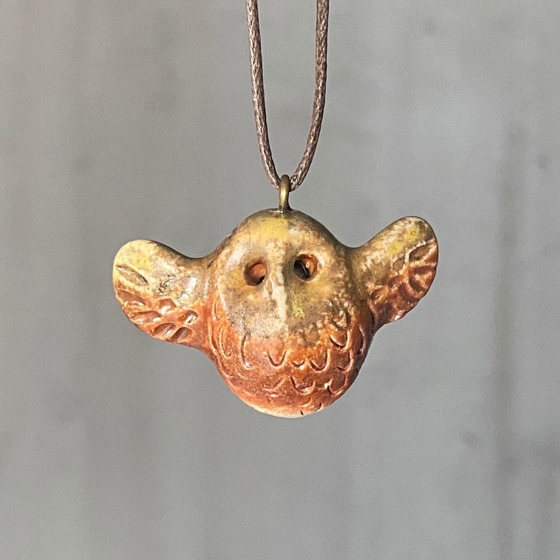 柴烧精油项链-短翅圆勾纹猫头鹰 - 项链 - 陶 卡其色