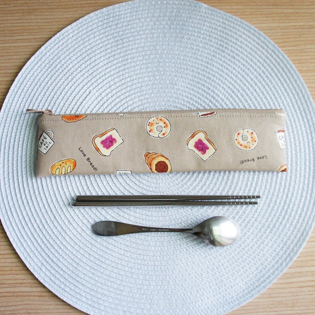 Lovely【日本布】西点面包餐具袋、筷子袋【改白色YKK塑钢拉链】 - 筷子/筷架 - 棉 卡其色