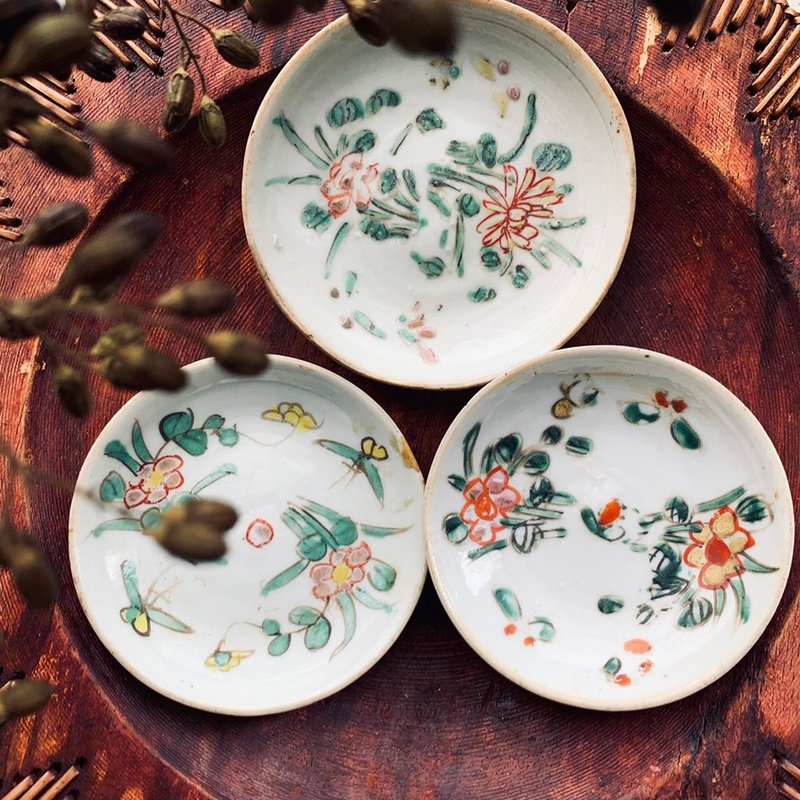 中国 清三代斗彩小浅碟 │ 春秋赏花 始于明朝成化年间 - 盘子/餐盘/盘架 - 瓷 多色