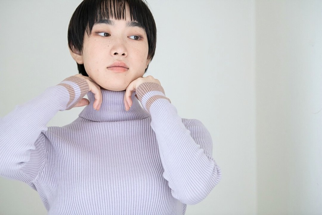 【薰衣草染】有机棉无缝制袖口滚边罗纹高领毛衣 - 女装上衣 - 棉 紫色