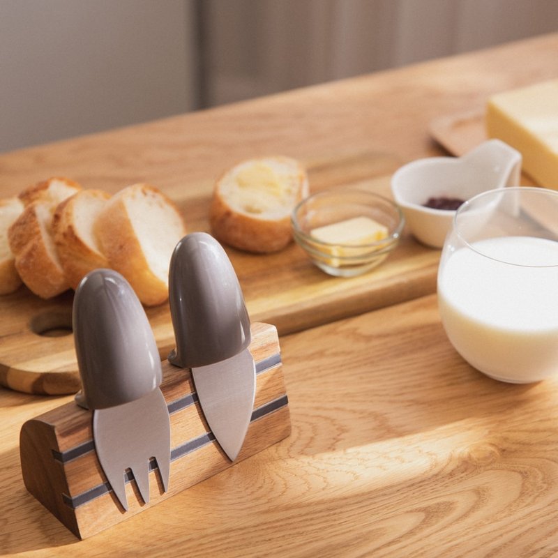 EASY KITCHEN 磁吸不沾桌奶油起司刀叉组 - 餐刀/叉/匙组合 - 其他材质 多色