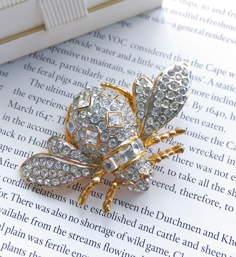 Vintage Jewelry 西洋古董饰品 钻蛾 飞行昆虫 别针 - 徽章/别针 - 其他金属 金色