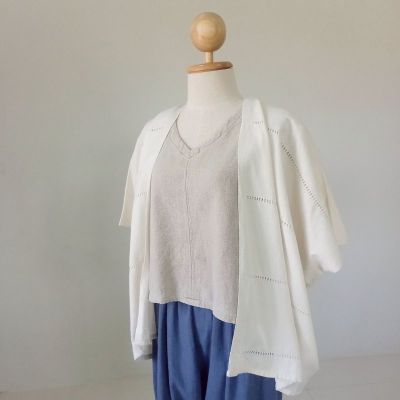手织开襟长版罩衫 / 白色缕空织纹 / 植物染棉 - 女装上衣 - 棉．麻 白色