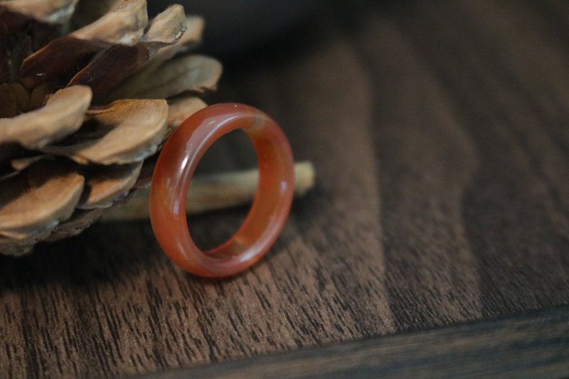 天然红玛瑙素圈戒指冰种玛瑙戒指木质礼盒 - 戒指 - 半宝石 红色