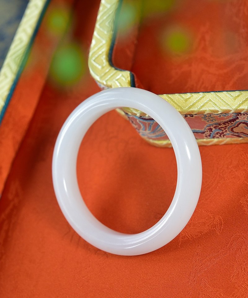 天然和田玉手镯 圈口52.8mm 玉质细腻温润 - 手链/手环 - 玉石 