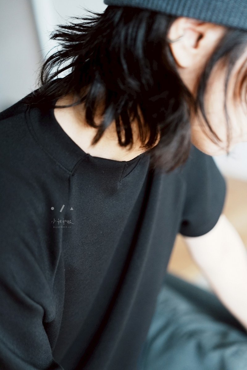 欧某窄身罗纹短袖上衣 - 2色 - 欧某米 - 女装 T 恤 - 棉．麻 黑色