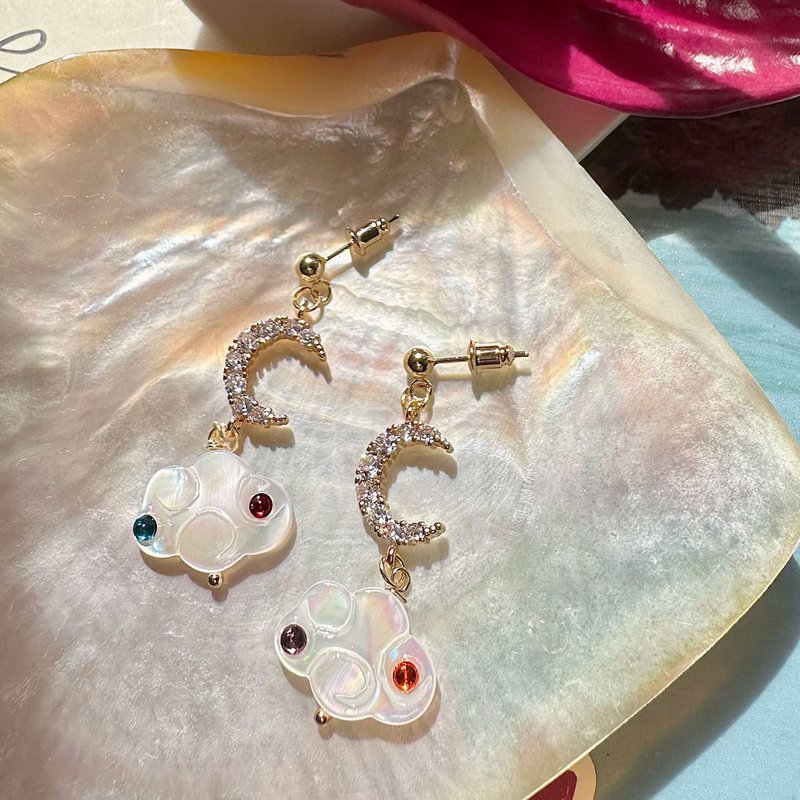 【热卖】云朵 月亮 锆石 耳钉耳环千禧风 | 欧美风街头混 - 耳环/耳夹 - 贝壳 白色
