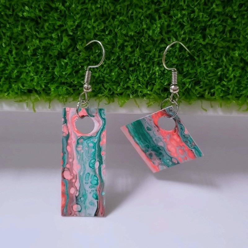 黑与萤光红和绿色的双面细胞感耳环 - 耳环/耳夹 - 环保材料 多色