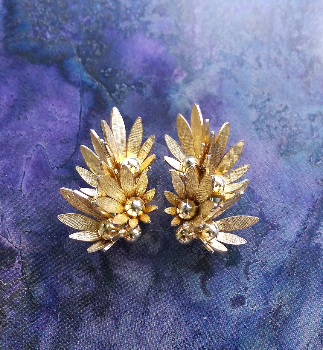 Vintage Jewelry 西洋古董饰品 立体 金针叶 夹式耳环 - 耳环/耳夹 - 其他金属 金色