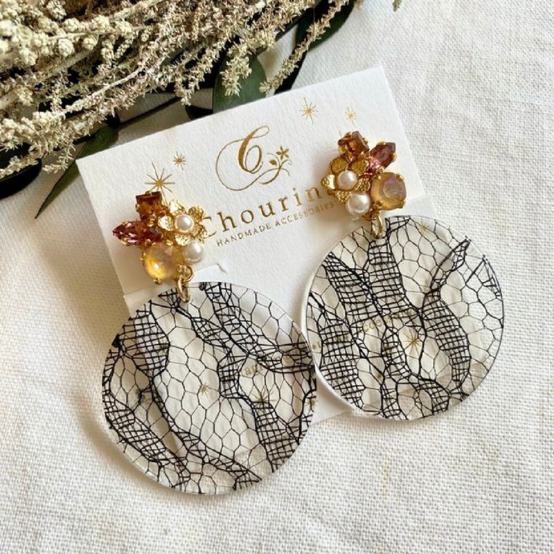 Black lace and autumn flower Clip-On, earrings - 耳环/耳夹 - 其他金属 咖啡色