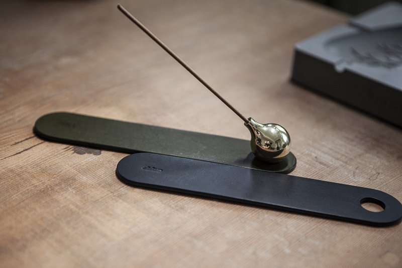 FLIP 双面线香插座 x 光之萨满与优波罗花 联名组合 - 香薰/精油/线香 - 真皮 