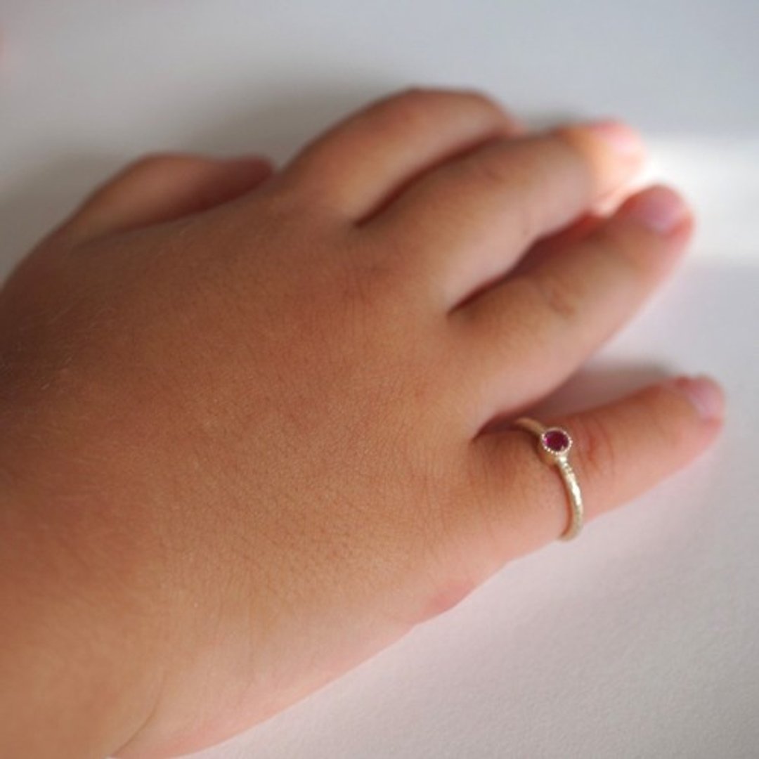 Sapphire baby ring [R050babyK10(SP)] - 戒指 - 宝石 