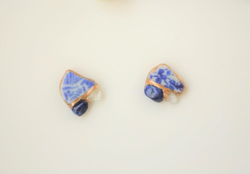Kintsugi x natural stone earrings earrings (Himalayan crystal, lapis lazuli, floral sea pottery) - 耳环/耳夹 - 陶 