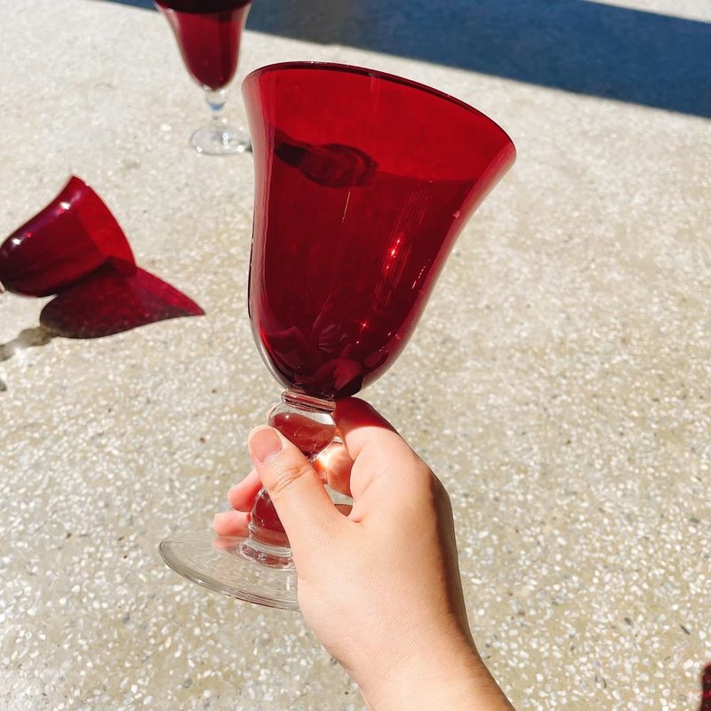 红色高脚玻璃杯 - 酒杯/酒器 - 玻璃 