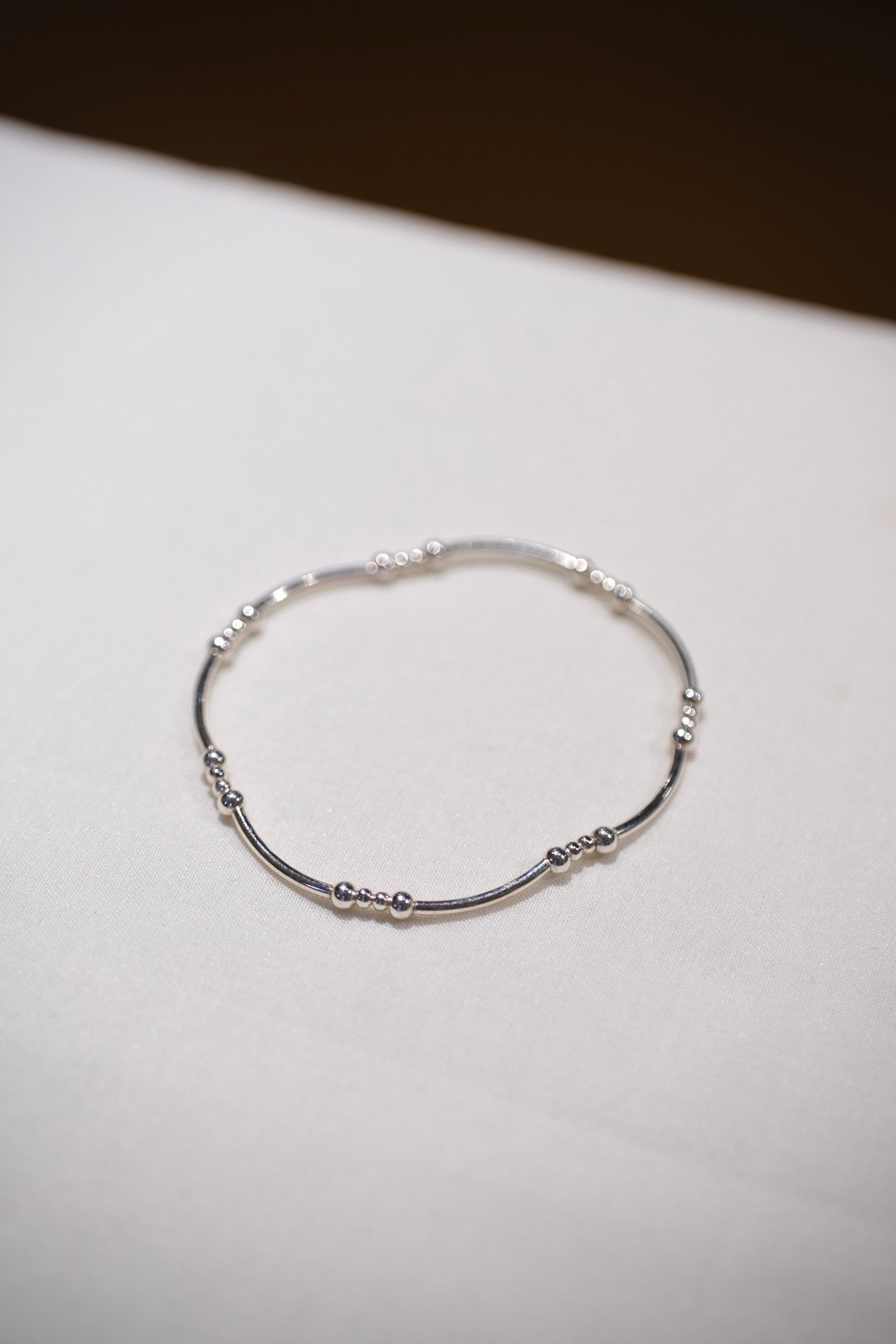 小波珠弹性纯银手链 一 无挂饰 - 手链/手环 - 纯银 银色