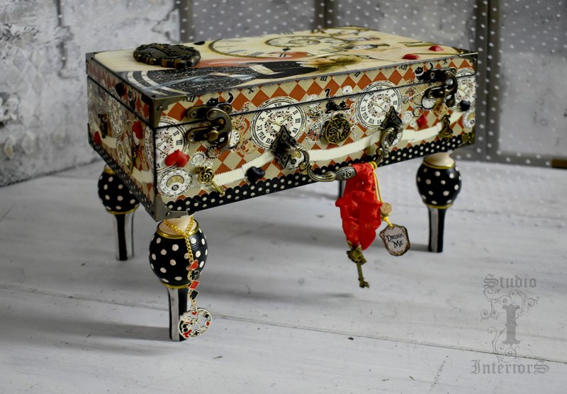 疯狂的手提箱爱丽丝3与卷曲的腿珠宝和各种可爱的东西 - 收纳用品 - 木头 橘色