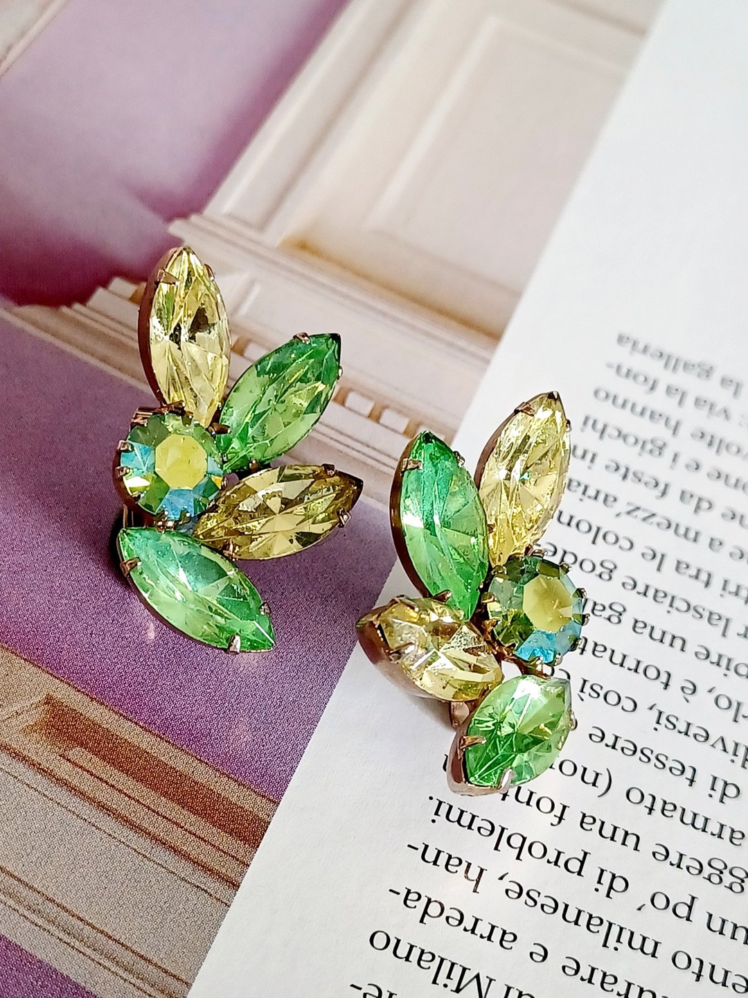 vintage jewelry  典雅黄绿花卉莱茵 夹式耳环 - 耳环/耳夹 - 其他金属 