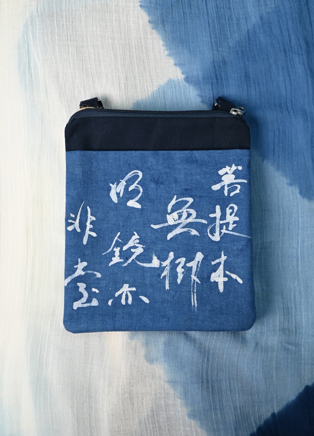 蓝染随身包/斜背包-菩提本无树 - 侧背包/斜挎包 - 棉 蓝色