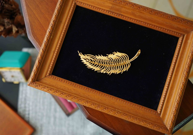 日本杂货-绝美流线线条篓空金色叶脉古董胸针 - 胸针 - 其他金属 金色